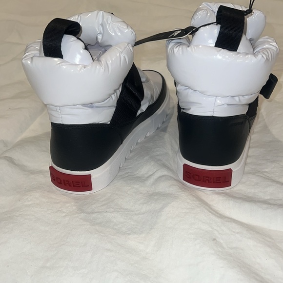 SOREL Women’s Joan Of Arctic Strap Puffy - Picture 3 of 4